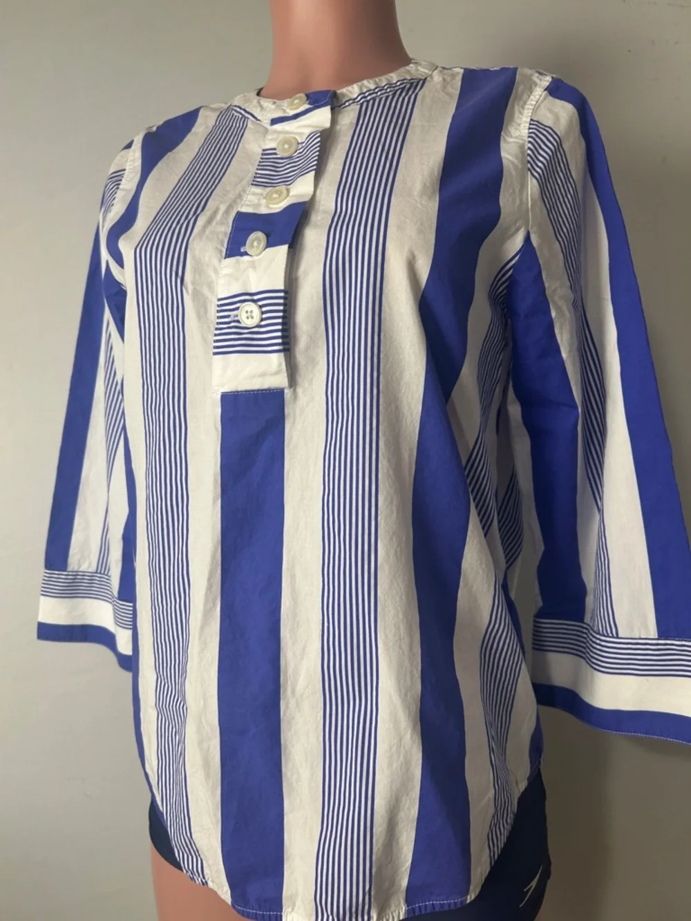 J CREW Top Woman’s Stripe Poplin 100%Cotton 1/4 Button Front 3/4 Sleeve SzXS